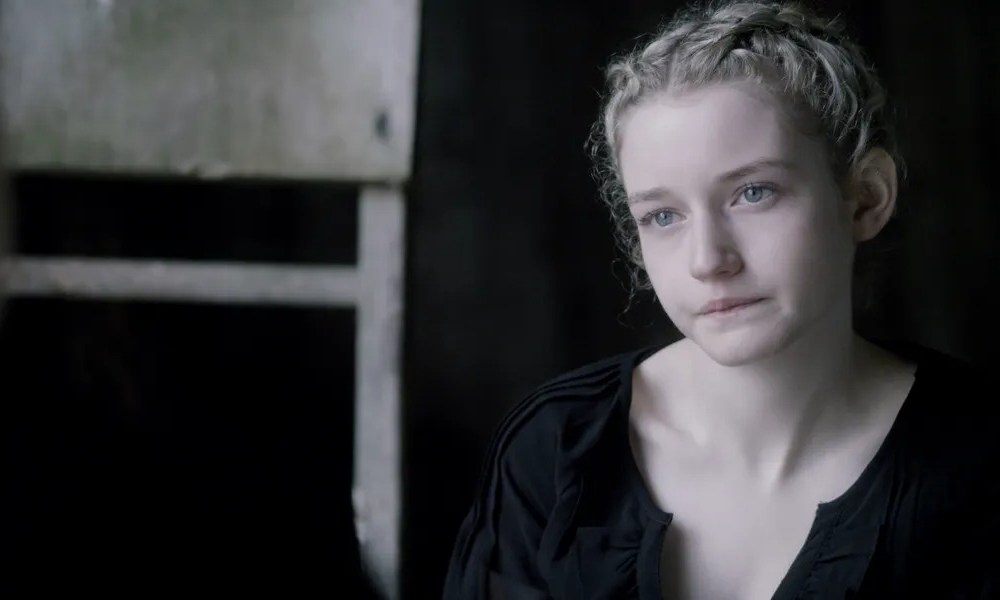 Julia Garner Joins Horror Movie ‘Weapons’ from the Director of ‘Barbarian’