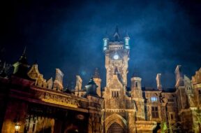 Dark-Universe-Frankenstein-Manor-at-night-1-1024×768.jpg