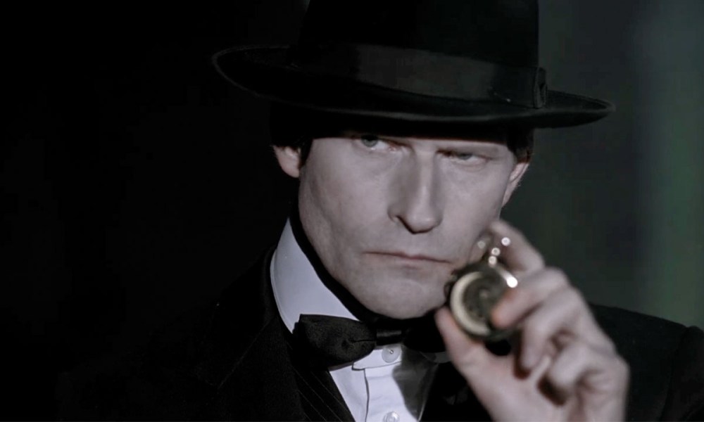 ‘No! You’re Wrong. or: Spooky Action at a Distance’ Trailer – Crispin Glover to Tour with His Surreal New Movie