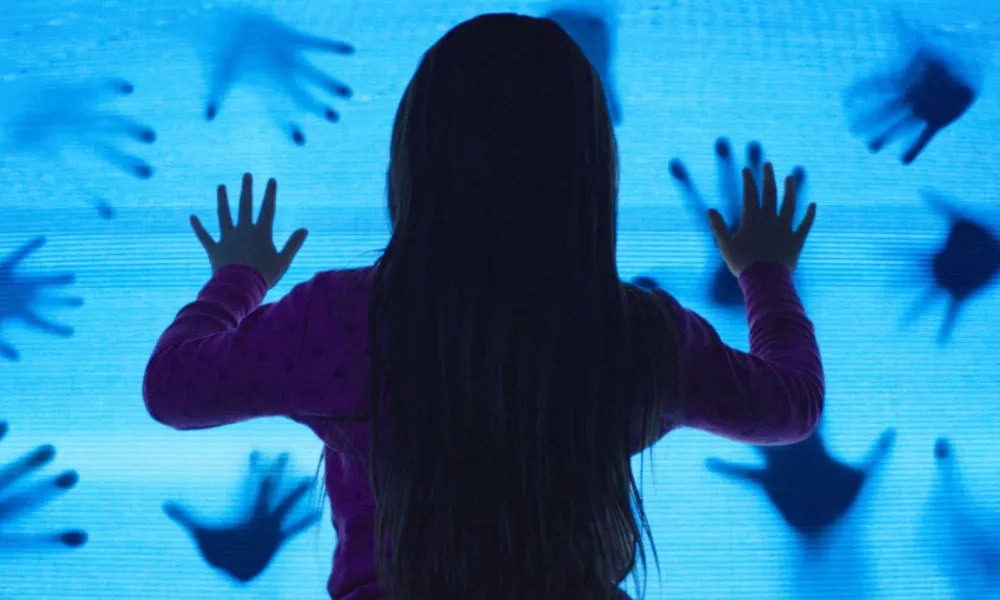 2015’s Poltergeist Remake Speedruns Through the Original
