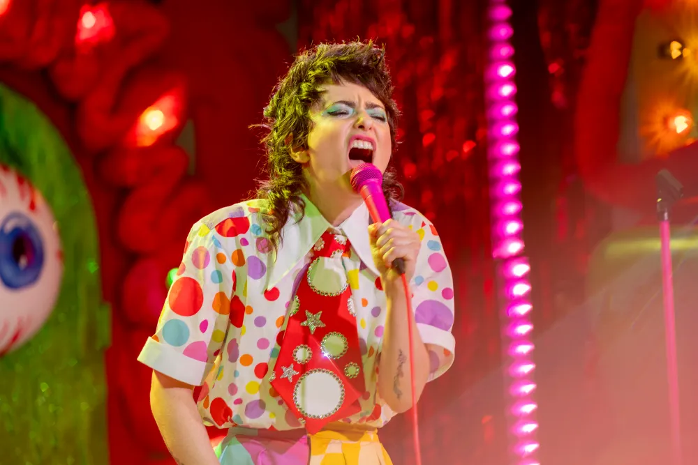 Watch Sarah Squirm LIVE + IN THE FLESH In New Trailer For HBO Stand-up Special