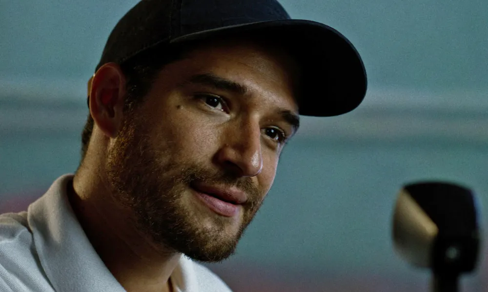 Tyler Posey to Direct & Star in Serial Killer Horror Comedy ‘Sober House’