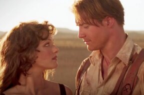 brendan-fraser-and-rachel-weisz-as-rick-and-evelyn-in-the-mummy-1999-1.jpeg