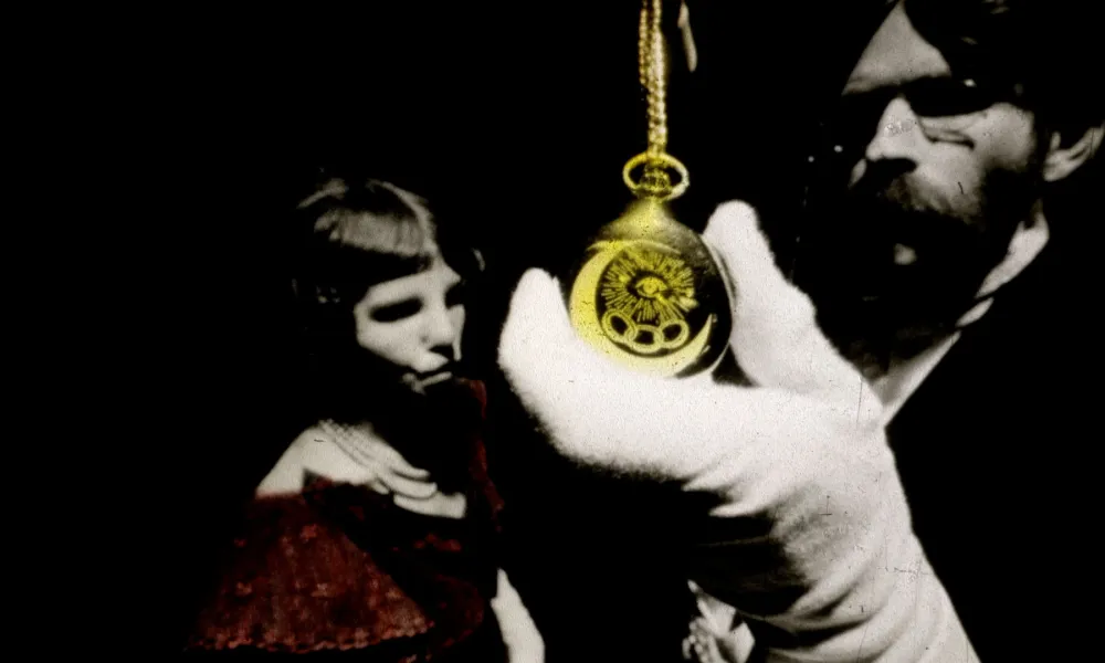 Crispin Glover Talks ‘No! You’re Wrong. or: Spooky Action at a Distance’ and the Theatrical Experience [Interview]